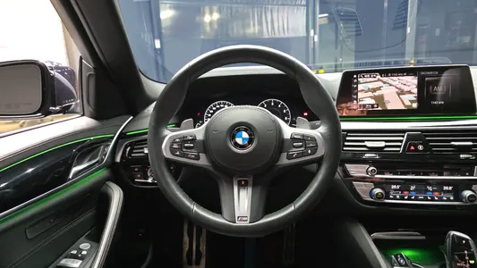 BMW 5 Series (G30) 530i M 2019 14
