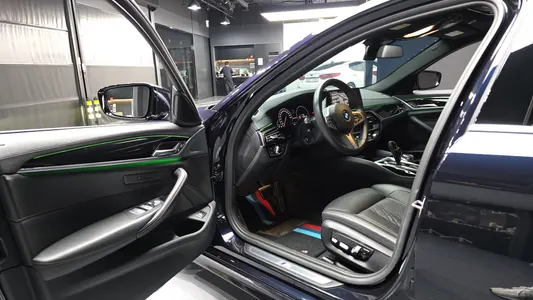 BMW 5 Series (G30) 530i M 2019 10