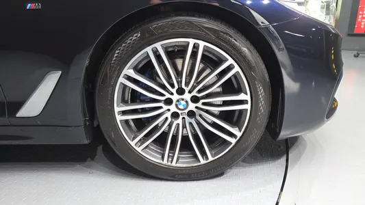 BMW 5 Series (G30) 530i M 2019 21