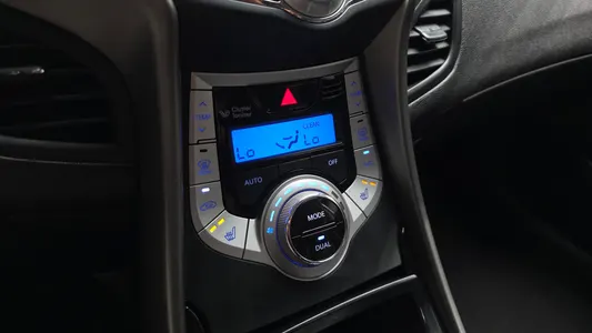 Hyundai MD M16 GDI 2011 16
