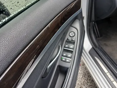 BMW 5 Series (F10) 528i 2014 12