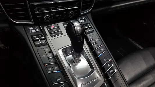 Porsche 파나메라 4.8 GTS 2014 9