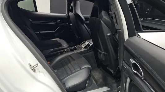 Porsche 파나메라 4.8 GTS 2014 11