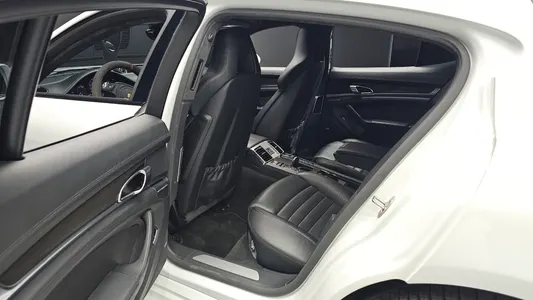 Porsche 파나메라 4.8 GTS 2014 12