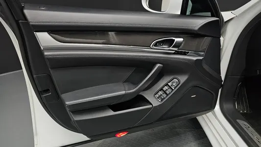 Porsche 파나메라 4.8 GTS 2014 24