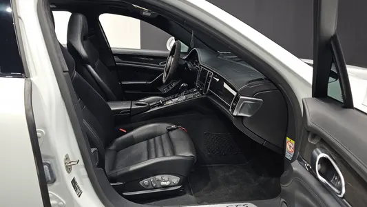 Porsche 파나메라 4.8 GTS 2014 26