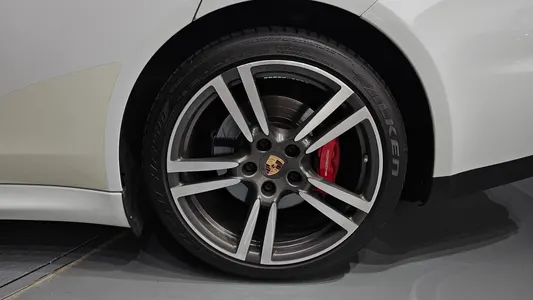 Porsche 파나메라 4.8 GTS 2014 21