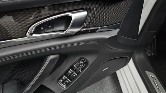 Porsche 파나메라 4.8 GTS 2014 39