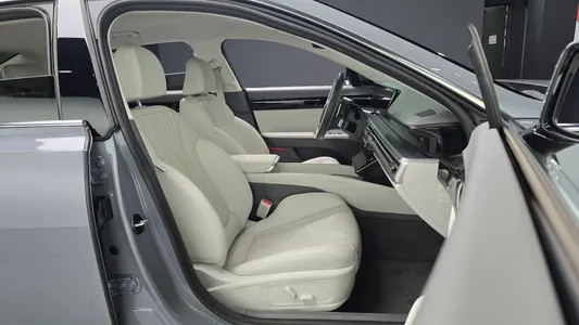 Hyundai (GN7) 2023 11