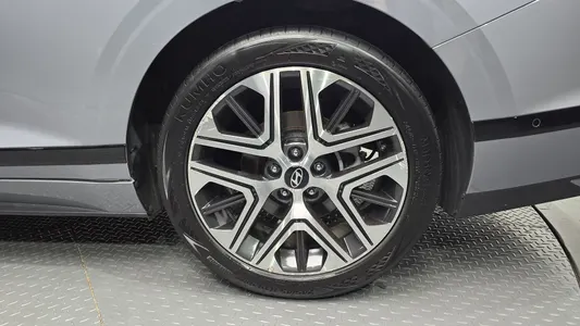 Hyundai (GN7) 2023 22