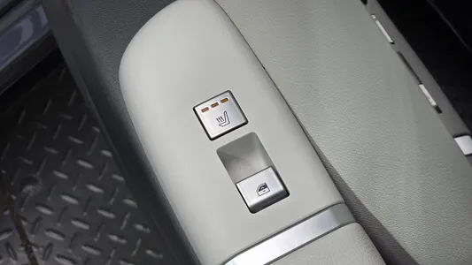 Hyundai (GN7) 2023 28