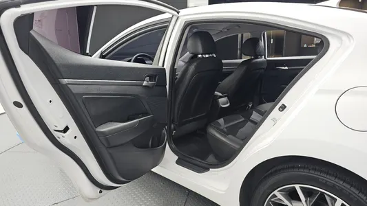 Hyundai AD 1.6 2019 12