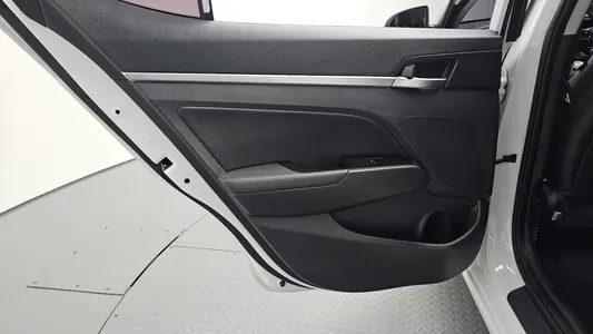 Hyundai AD 1.6 2019 25