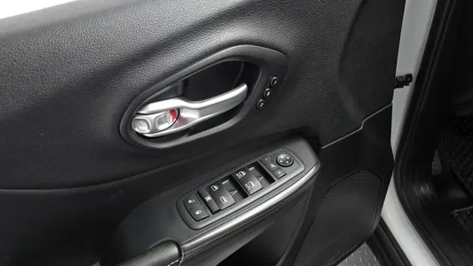 Jeep (KL) 2.0 4WD 2015 17