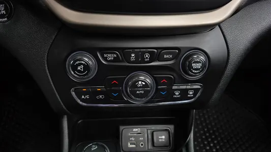 Jeep (KL) 2.0 4WD 2015 29