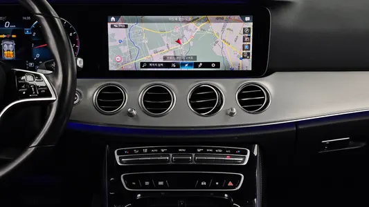 Mercedes-Benz E-Class W213 E250 2021 13