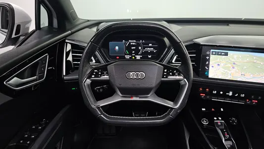 Audi Q4 e- (F4) 40 2022 11