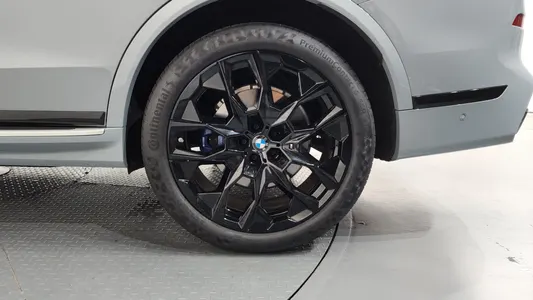 BMW X7 (G07) xDrive 40i M 6 2025 21