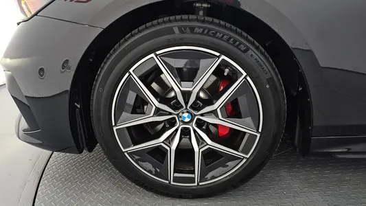BMW 5 Series (G60) 520i 2025 5