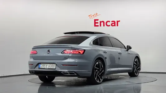 Volkswagen 2.0 TDI R-LINE 4 2022