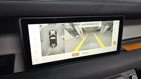 Land Rover (L663) 110 D240 SE 2020 15