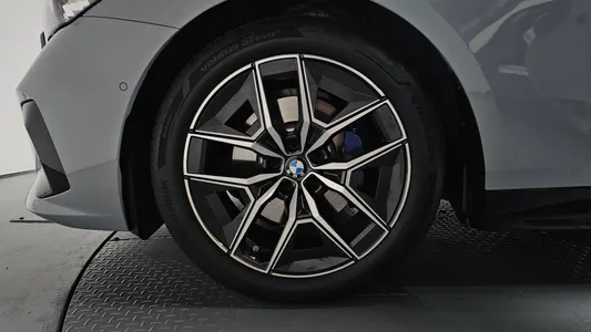 BMW 5 Series (G60) 520i M 2025 4