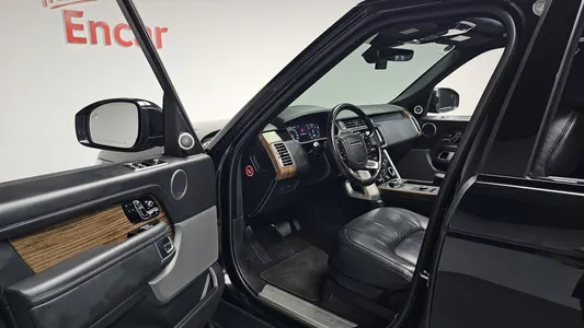 Land Rover 4 4.4 SDV8 Vogue SE 2019 9