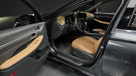 Hyundai (DN8) 2.0 2021 10
