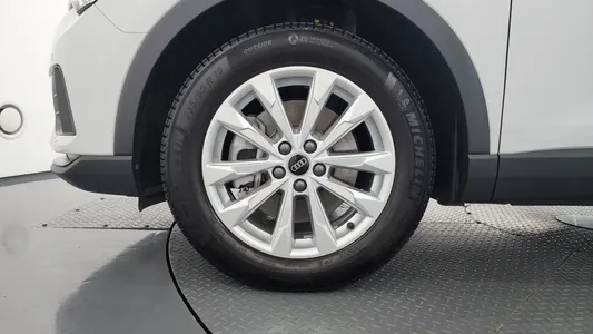 Audi Q3 (F3) 40 TFSI 2025 5