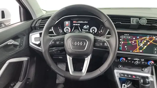 Audi Q3 (F3) 40 TFSI 2025 14