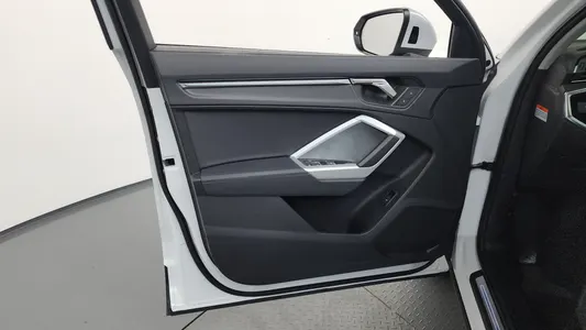 Audi Q3 (F3) 40 TFSI 2025 24