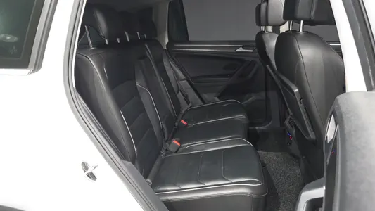 Volkswagen 2 2.0 TDI 4 2020 12