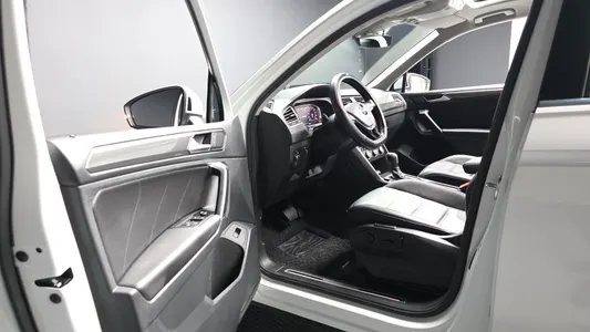 Volkswagen 2 2.0 TDI 4 2020 10