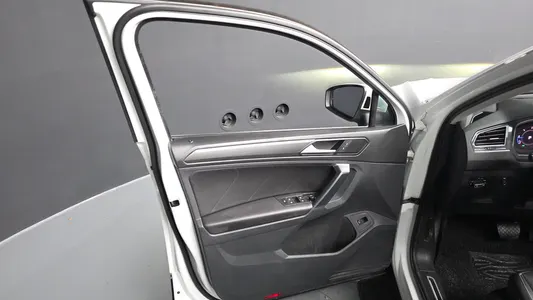 Volkswagen 2 2.0 TDI 4 2020 24