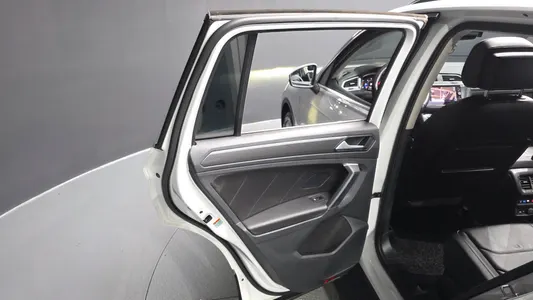 Volkswagen 2 2.0 TDI 4 2020 25