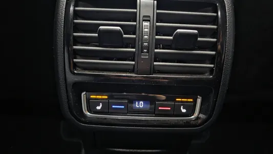 Volkswagen GT(B8) 2.0 TDI 2021 27