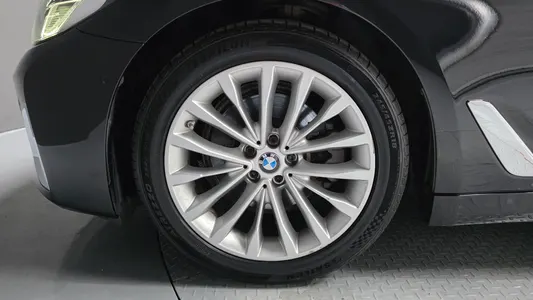 BMW 5 Series (G30) 520i 2022 5