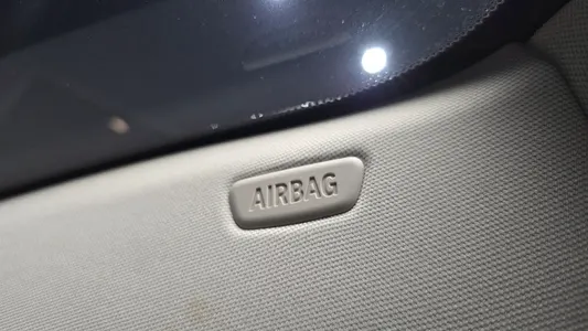 BMW 5 Series (G30) 520i 2022 19