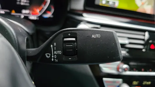 BMW 5 Series (G30) 520i 2022 29