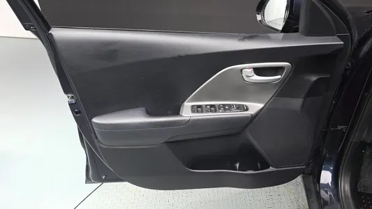 Kia Niro 2017 24