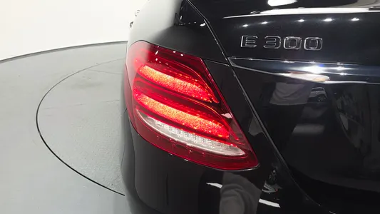Mercedes-Benz E-Class W213 E300 2019 23