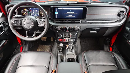 Jeep (JL) 2.0 4 2024 7