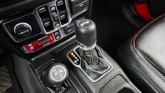 Jeep (JL) 2.0 4 2024 9