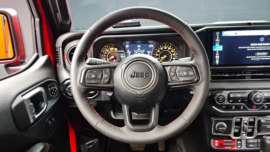 Jeep (JL) 2.0 4 2024 13