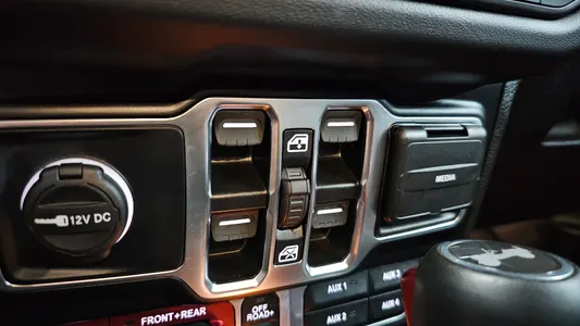 Jeep (JL) 2.0 4 2024 18