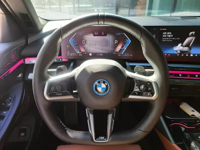 BMW 5 Series (G60) 530e M 2025 12