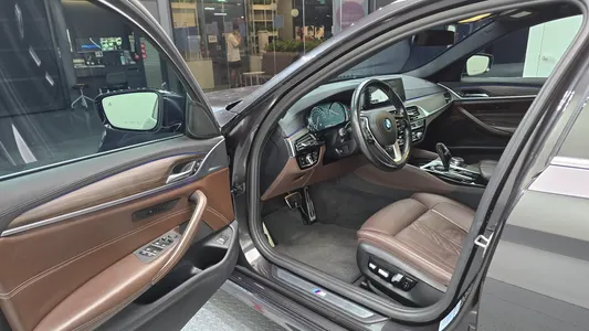 BMW 5 Series (G30) 530i xDrive M 2017 10