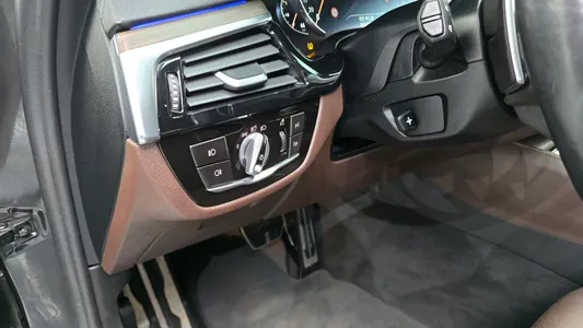 BMW 5 Series (G30) 530i xDrive M 2017 29