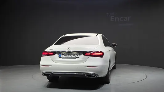 Mercedes-Benz E-Class W213 E250 2022 4