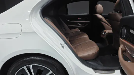 Mercedes-Benz E-Class W213 E250 2022 11